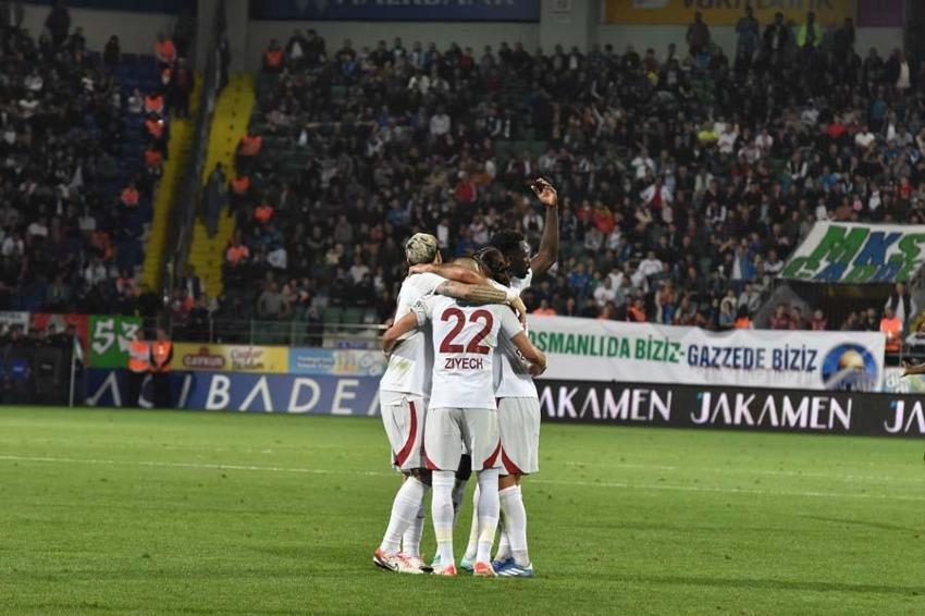 Çaykur Rizespor - Galatasaray maçı ile ilgili çarpıcı değerlendirme! 'Başka izahı olamaz, vasatın altında...'