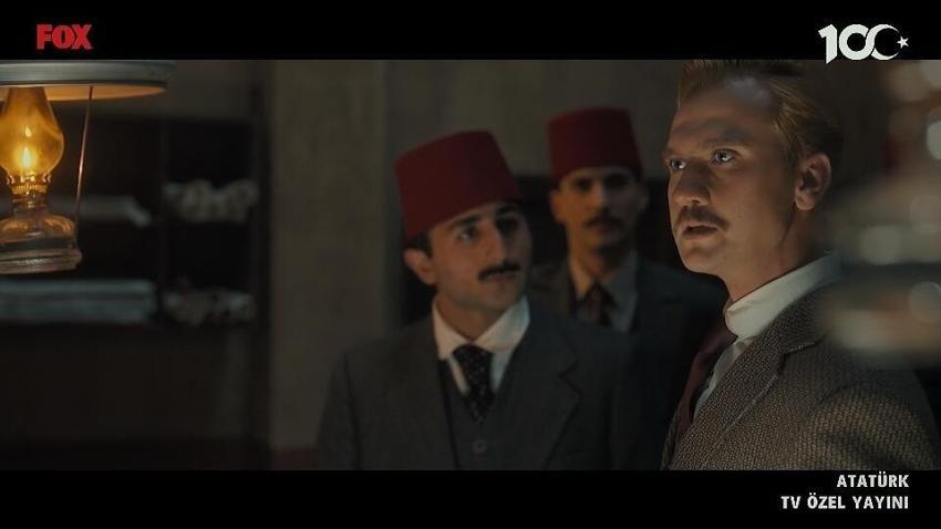 Aras Bulut İynemli'ye Atatürk olmak yakıştı mı? Sosyal medya Atatürk filmine kilitlendi!