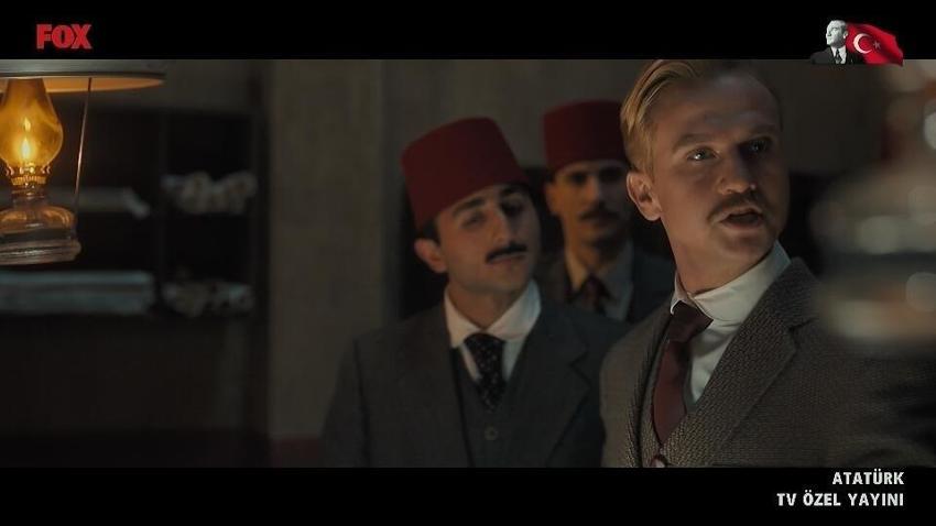 Aras Bulut İynemli'ye Atatürk olmak yakıştı mı? Sosyal medya Atatürk filmine kilitlendi!