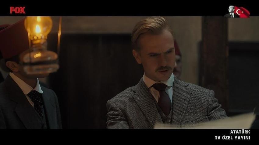 Aras Bulut İynemli'ye Atatürk olmak yakıştı mı? Sosyal medya Atatürk filmine kilitlendi!