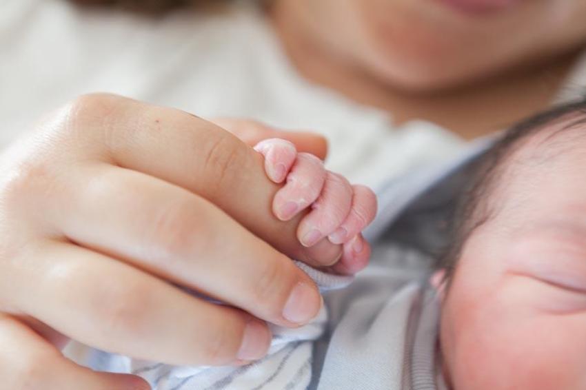 Çocuk düşünen çiftler için uzman isimden uyarılar: Kadınlarda 37 yaş sonrası yumurtaların yüzde 90’ı tükeniyor  