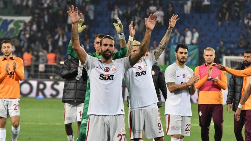 Okan Buruk'tan oyuncularına sert uyarı! "Bu tip hataları kabul etmez"