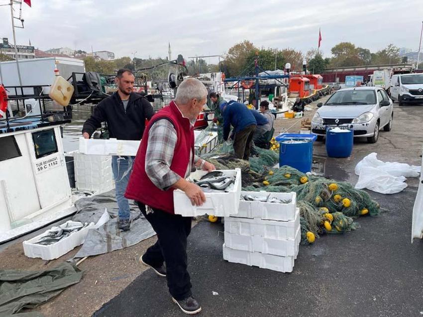 Tezgahlar dolup taştı! Tanesi 200 liradan satılıyor