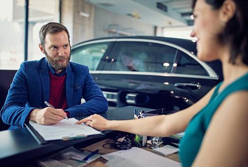 Mercedes’i böyle sömürdüler! Galerici tek tek itiraf etti: Araç başına 50 bin lira alıyordum