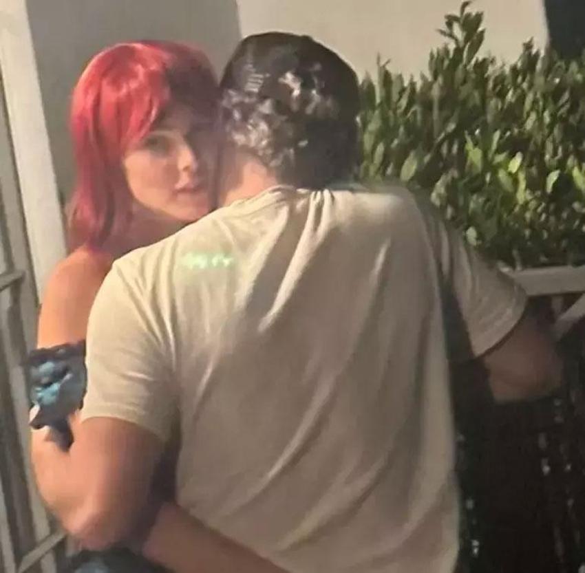 Dünyaca ünlü aktör Leonardo DiCaprio 23 yaş küçük aşkıyla kameralara yakalandı!