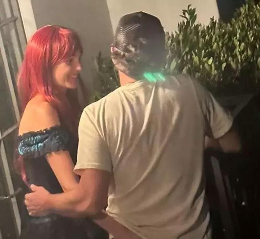 Dünyaca ünlü aktör Leonardo DiCaprio 23 yaş küçük aşkıyla kameralara yakalandı!