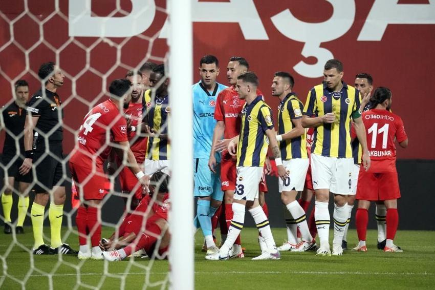 Ali Koç'tan acil kodlu transfer! Galatasaray'ın eski yıldızını Fenerbahçe'ye getirecek