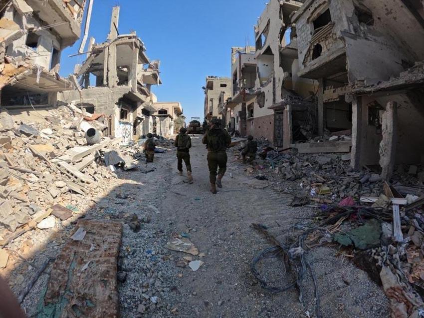 İsrail Gazze'de mülteci kampını bombaladı! Saldırıda en az 100 kişi yaşamını yitirdi
