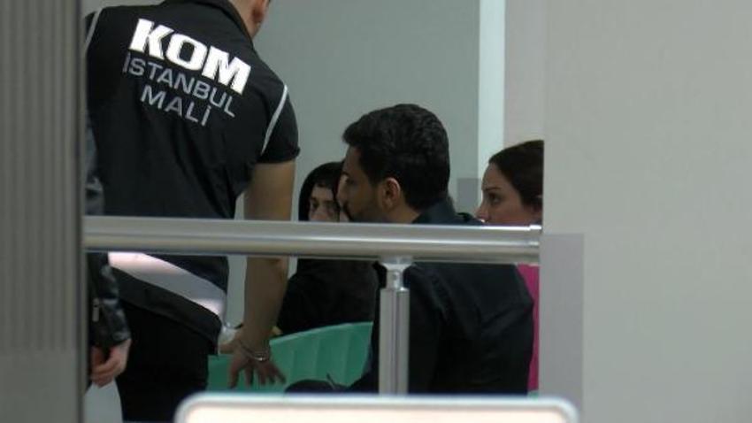 Dilan Polat gözaltında! Demet Akalın'dan eski fotoğrafçısı ile ilgili ilk açıklama geldi