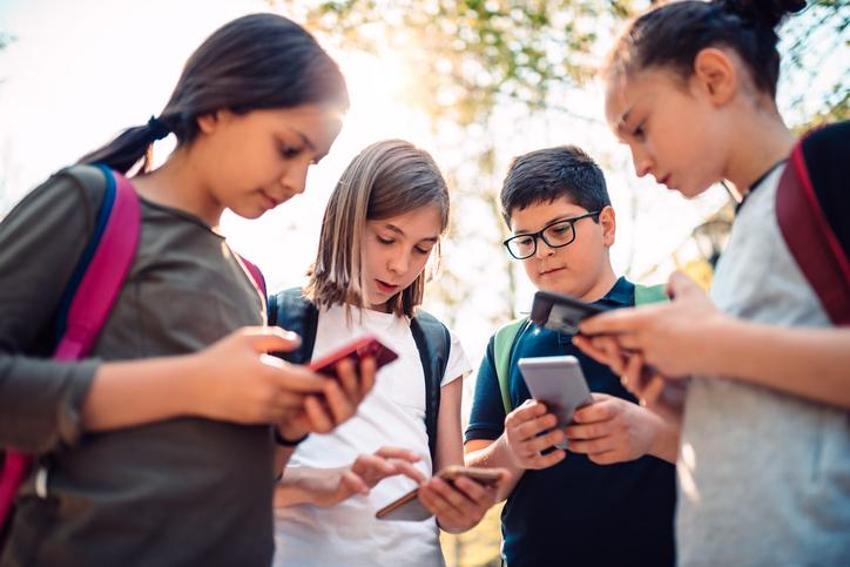 VERGİSİZ TELEFON NASIL ALINIR? Öğrencilere vergisiz telefon satışı başladı mı? Vergisiz cep telefonu ve bilgisayar satışının şartları, model (marka) ve fiyatları