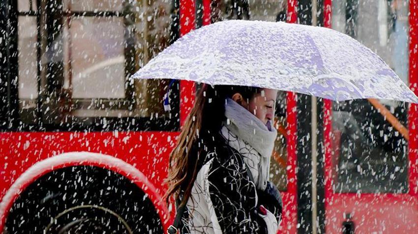 Lapa lapa kar yağışı başladı! Marmara'ya ilk kar düştü, adım adım İstanbul'a geliyor, sıcaklıklar eksiye düşecek, kar alarmı verildi