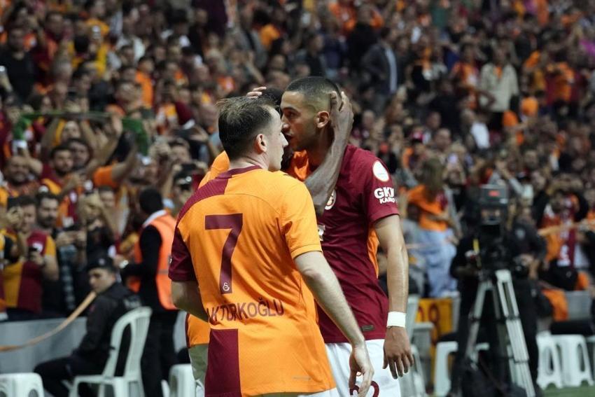 Zaha tavuk şiş yedi, Tete saç baş yoldurdu! Okan Buruk'u haşladı: Böyle kadro olmaz
