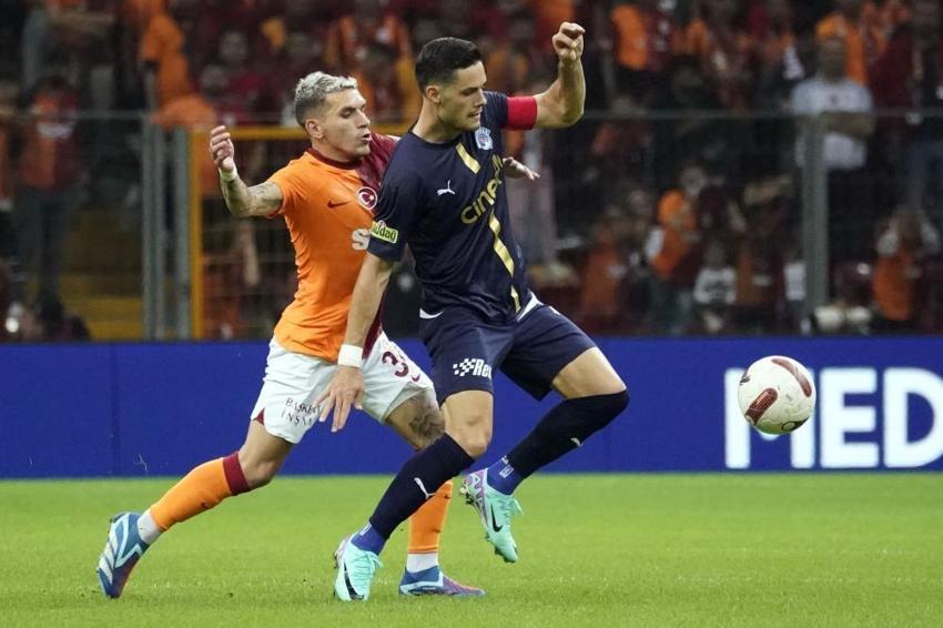 Zaha tavuk şiş yedi, Tete saç baş yoldurdu! Okan Buruk'u haşladı: Böyle kadro olmaz