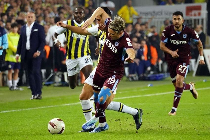 Kadıköy'de Trabzonspor'dan tarihi galibiyet! Fırtına Fenerbahçe'nin galibiyet serisine son verdi