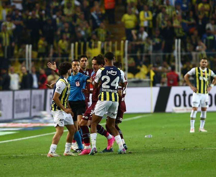 Fenerbah e Trabzonspor Ma nda Protesto G zya lar yla Soyunma 