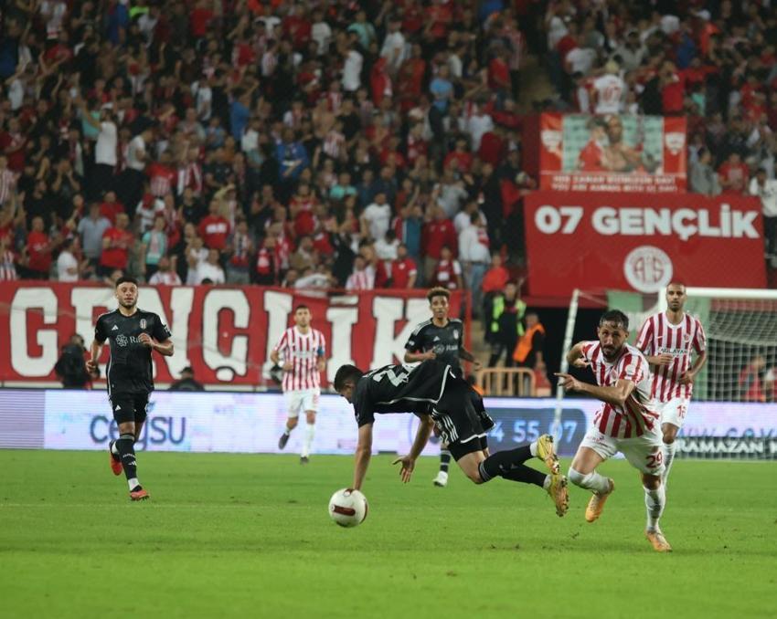 Bailly ile Tayfur Bingöl kavga etti! Burak Yılmaz sinir krizi geçirtti: Adama bak ya, kimsin sen!