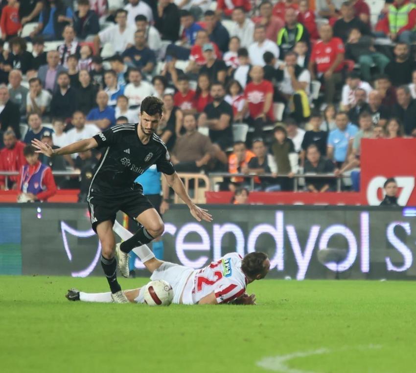 Bailly ile Tayfur Bingöl kavga etti! Burak Yılmaz sinir krizi geçirtti: Adama bak ya, kimsin sen!