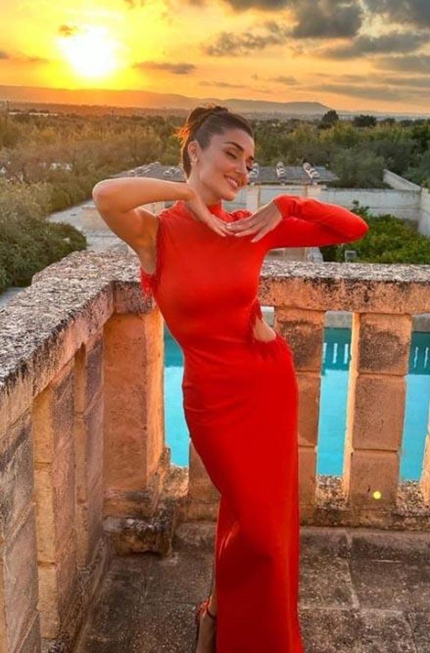 Hande Erçel, İtalya'da! Ayakkabılarının fiyatı dudak uçuklattı