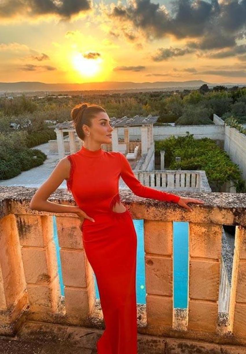Hande Erçel, İtalya'da! Ayakkabılarının fiyatı dudak uçuklattı