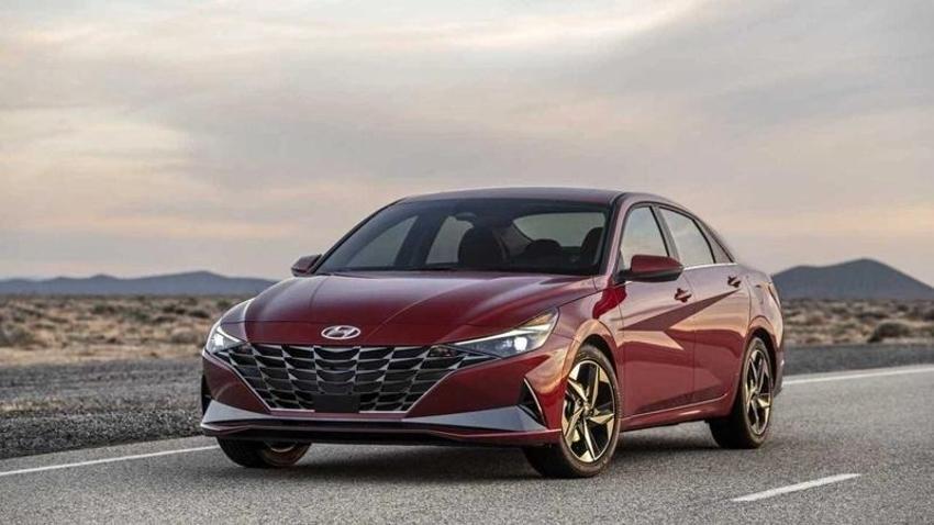 Ne Corolla ne Octavia! C Sedan'da Hyundai Elantra fiyatıyla tur bindirdi! 