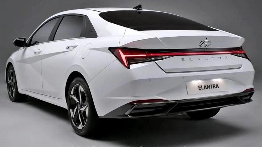Ne Corolla ne Octavia! C Sedan'da Hyundai Elantra fiyatıyla tur bindirdi! 