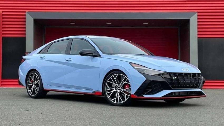 Ne Corolla ne Octavia! C Sedan'da Hyundai Elantra fiyatıyla tur bindirdi! 