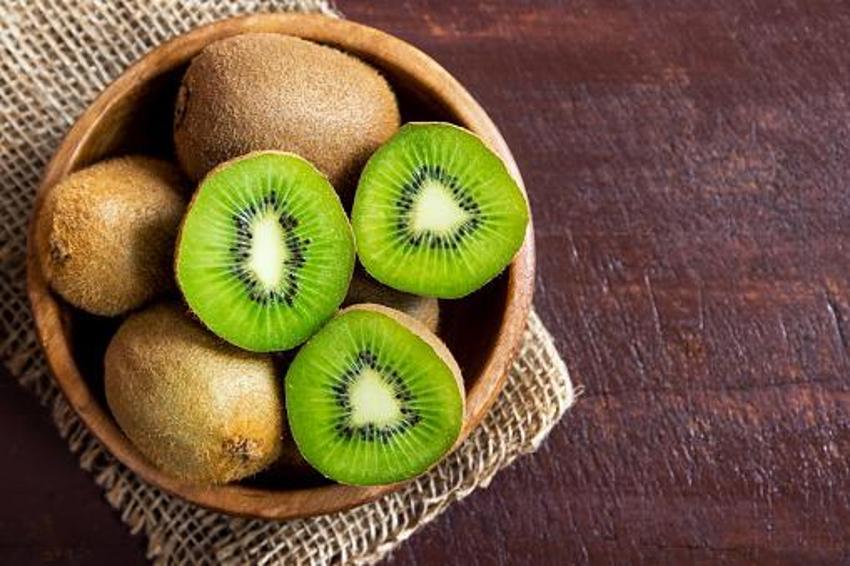 Bu yöntemi öğrenen kadınlar dolgu ve botoksu bırakıyor! 10 yaş gençleşme garantisi ile yıllara meydan okuyun