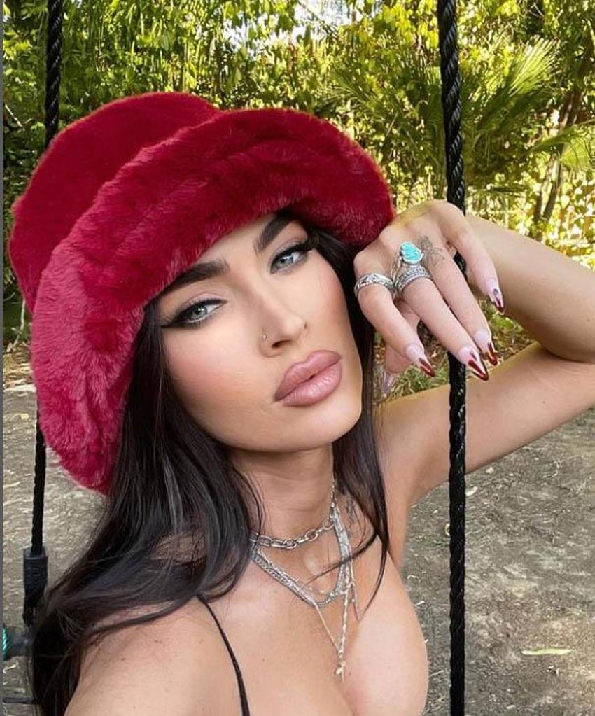 Megan Fox kendi hayatından ilham aldı, şiir kitabı çıkardı!