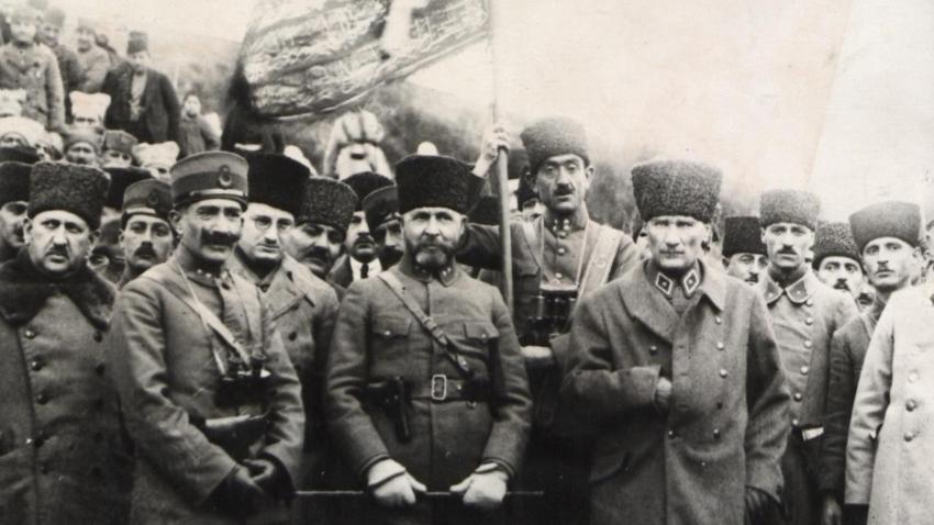 10 Kasım: Atatürk'ü yetimhanede bir çocuk ağlattı! Ulu Önder'in unutulmaz sözü...