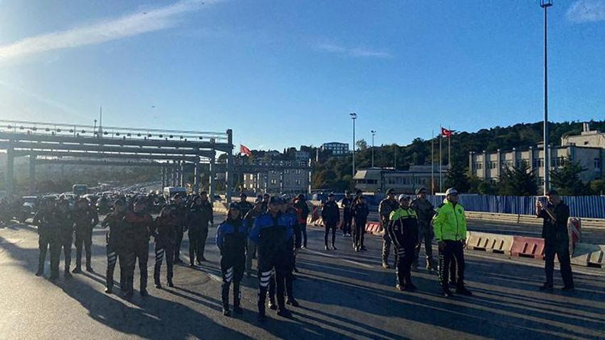Saat 9'u 5 geçe hayat durdu! Gözyaşlarını tutamadılar