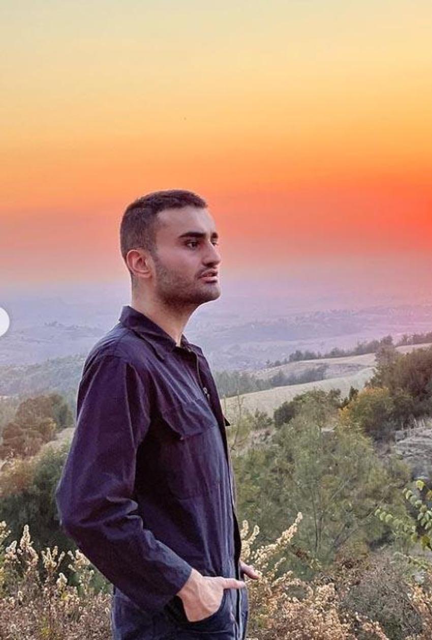 CZN Burak babasının yanında çalıştığı dönemi anlattı! 'Maaşlı çalışandım'