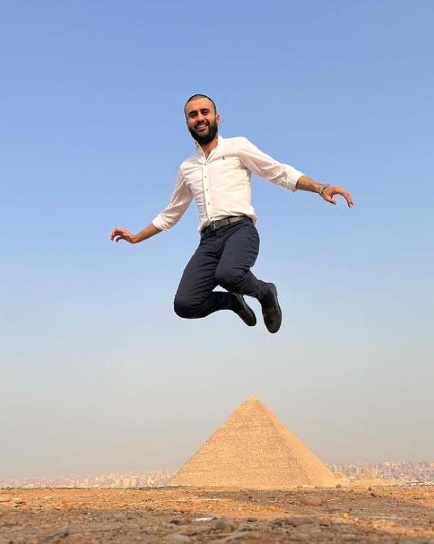 CZN Burak babasının yanında çalıştığı dönemi anlattı! 'Maaşlı çalışandım'