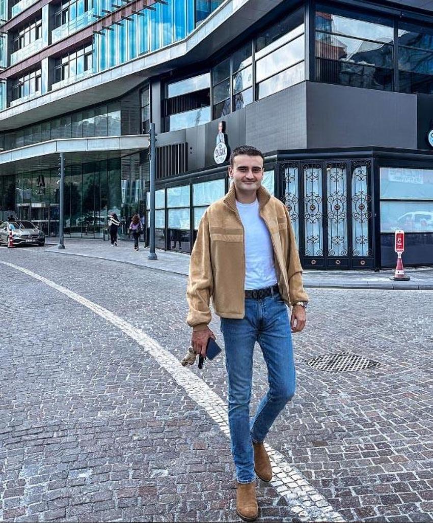 CZN Burak babasının yanında çalıştığı dönemi anlattı! 'Maaşlı çalışandım'