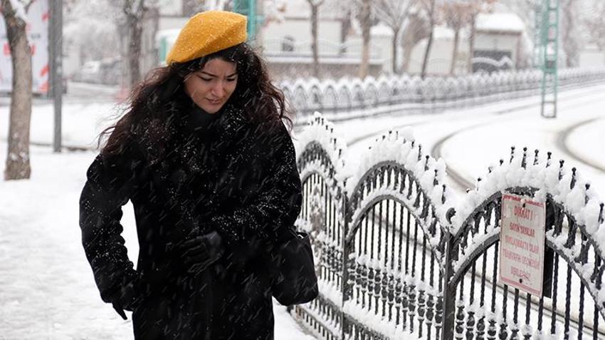 Kar yağışı başladı! Hava buz kesecek, Meteoroloji tarih verdi, kar günlerce yerden kalkmayacak