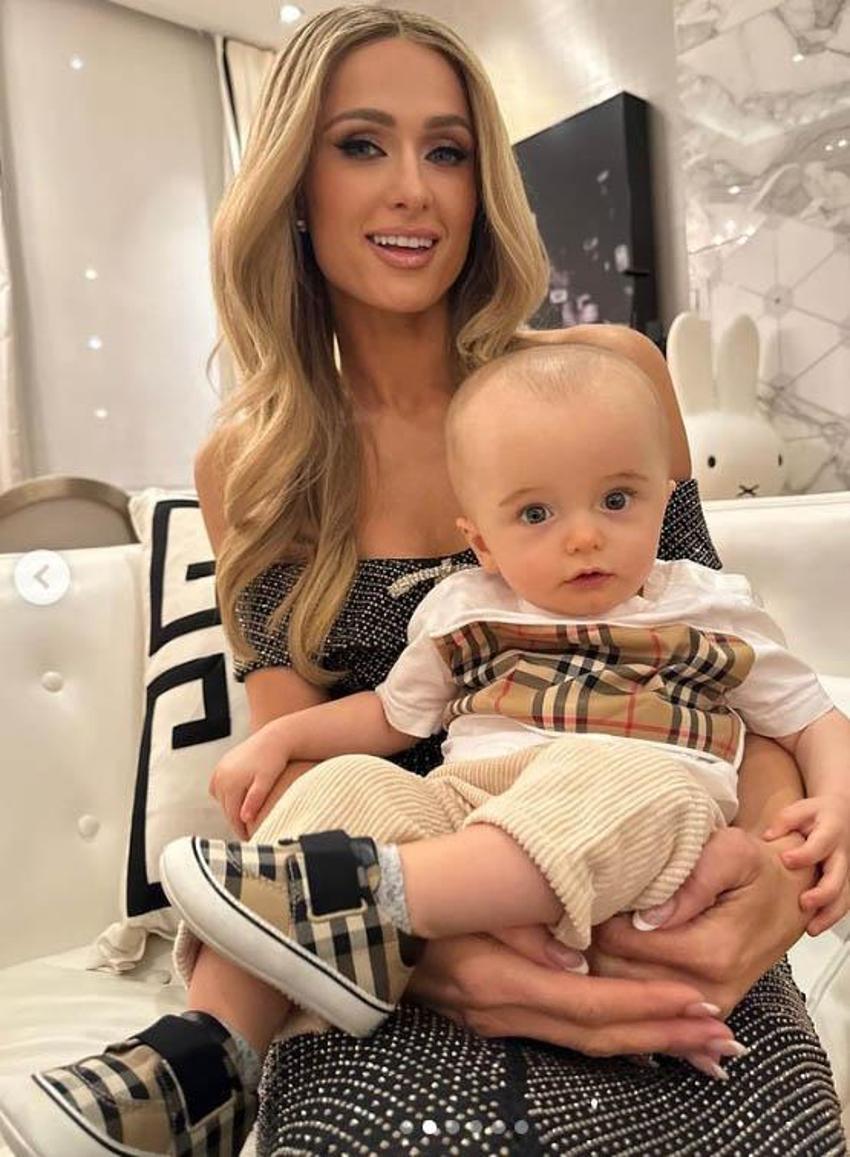  Paris Hilton'un bebeğine yapılan acımasız yorumlara kardeşinden yanıt