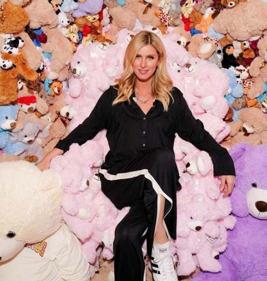  Paris Hilton'un bebeğine yapılan acımasız yorumlara kardeşinden yanıt