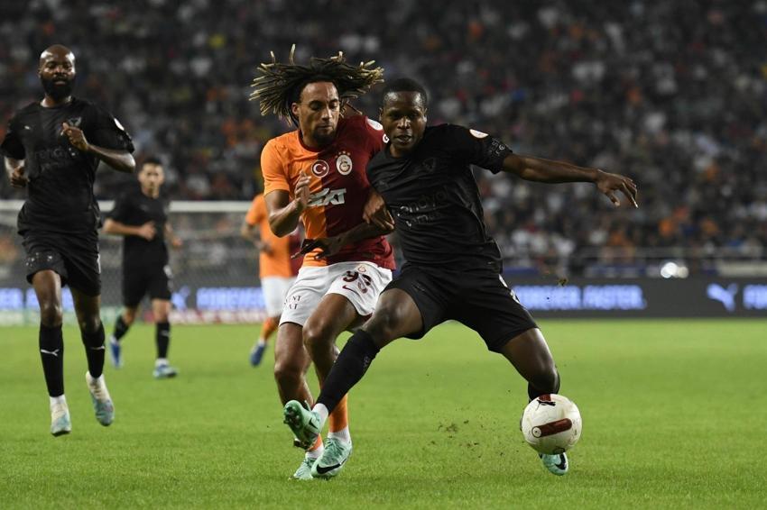 Mehmet Özdilek'ten Wilfried Zaha'ya salvolar! 'Hiç yardımı yok'