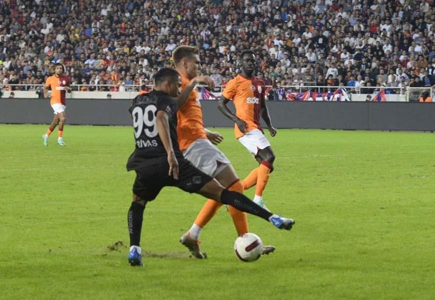 Mehmet Özdilek'ten Wilfried Zaha'ya salvolar! 'Hiç yardımı yok'