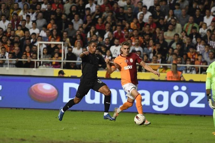 Mehmet Özdilek'ten Wilfried Zaha'ya salvolar! 'Hiç yardımı yok'