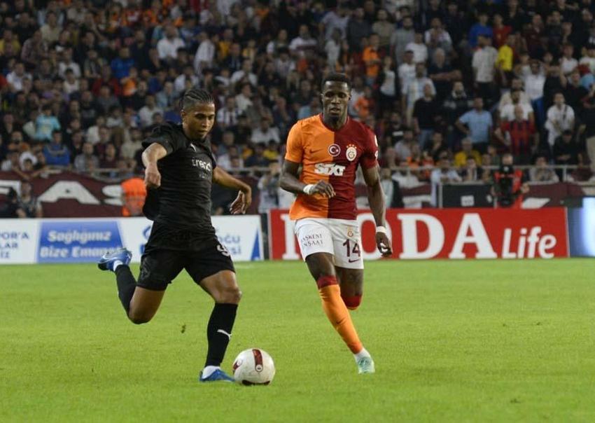 Mehmet Özdilek'ten Wilfried Zaha'ya salvolar! 'Hiç yardımı yok'