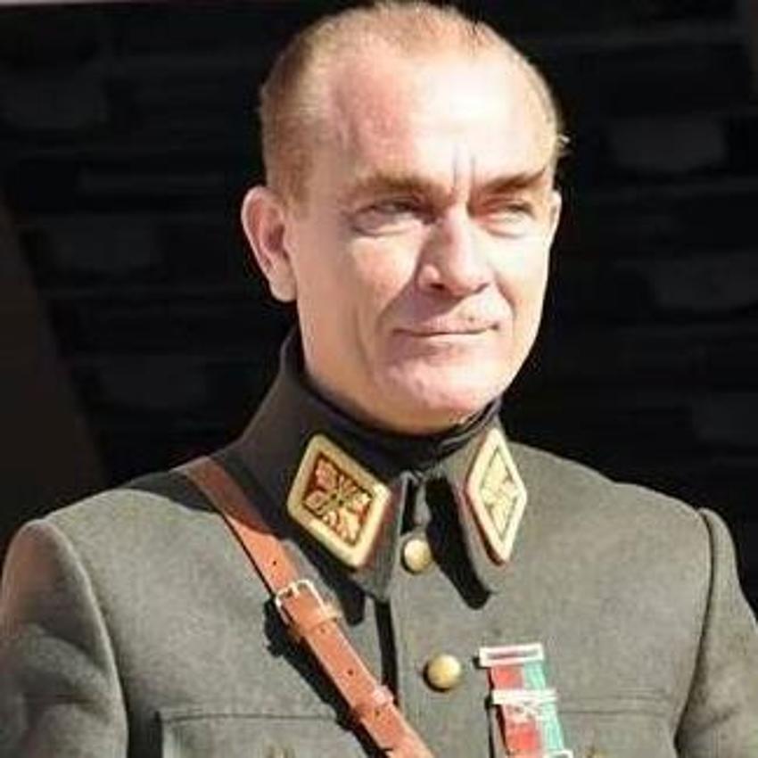 Türk halkının Atatürk sevgisini böyle sömürüyorlar! Benzerleri sosyal medya bağış toplayıp kendilerine 'Paşam' dedirtiyorlar...