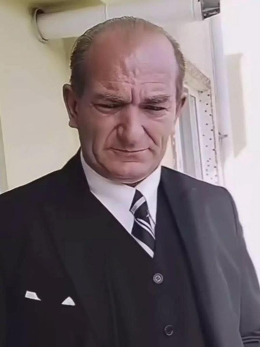 Türk halkının Atatürk sevgisini böyle sömürüyorlar! Benzerleri sosyal medya bağış toplayıp kendilerine 'Paşam' dedirtiyorlar...