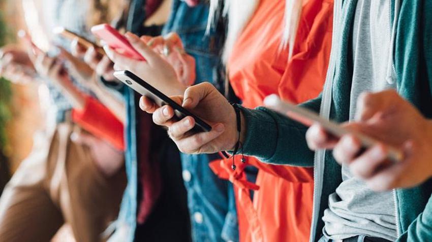 Gençlere vergisiz telefon ve ücretsiz internet için başvurular başladı