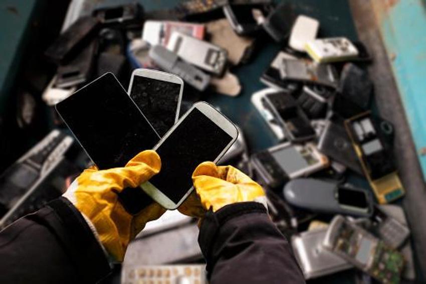 Gençlere vergisiz telefon ve ücretsiz internet için başvurular başladı