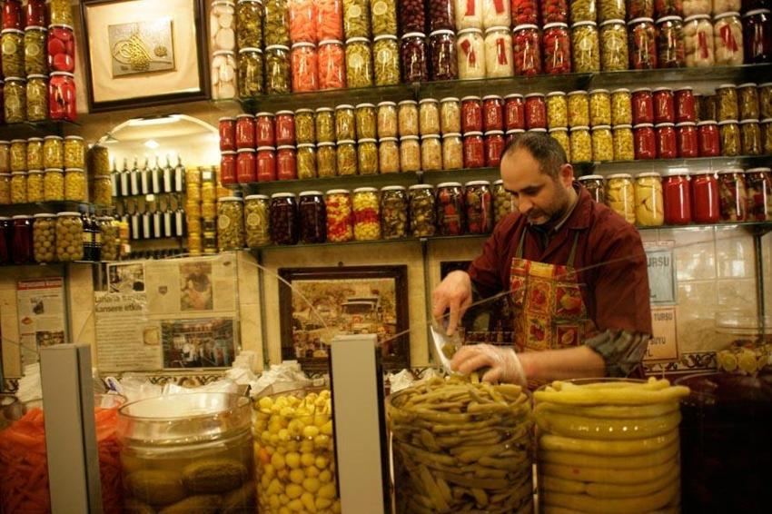 Türk halkının alışkanlıkları araştırıldı Neşeli Günler filmindeki tartışma son buldu! İşte yüzde 75'in tercihi: Limon mu sirke mi?  