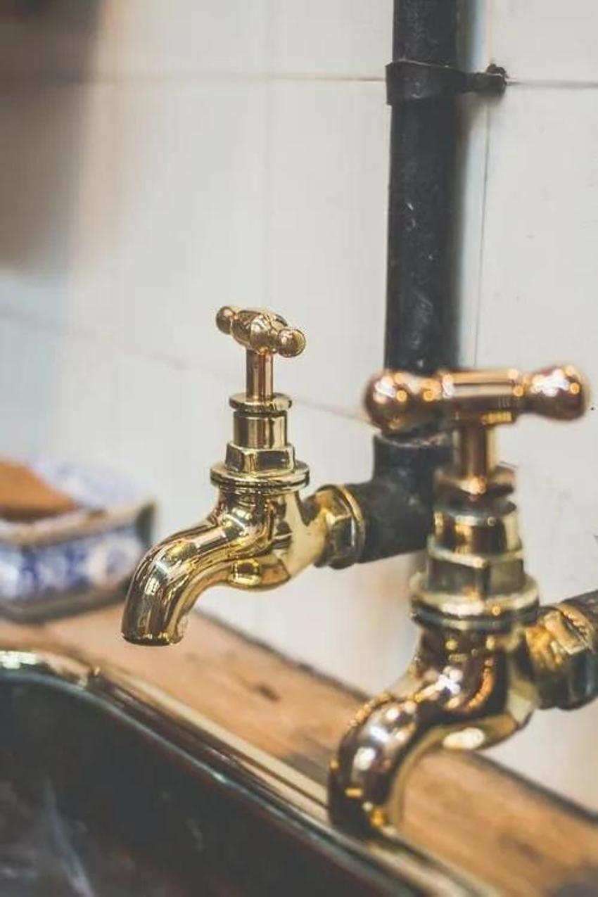 Beynin kimyasını altüst ediyor, depresyon ve anksiyete geliyor: Bu besinleri sokakta bile görseniz kaçın!