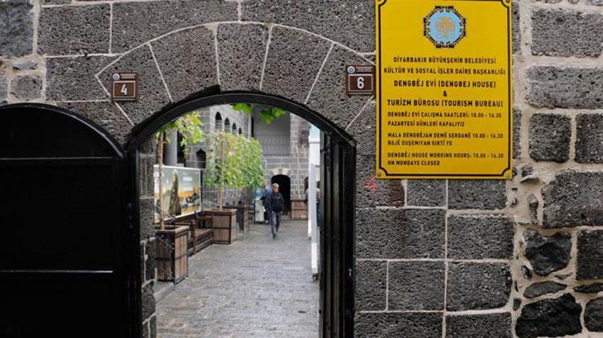 Dengbej Evi günde bin turistin akınına uğruyor! Binlerce yıllık geleneği ilk defa duyan şaşkınlığını gizleyemiyor