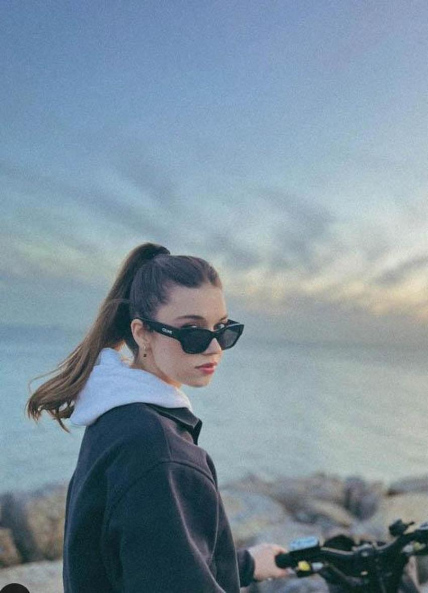 Afra Saraçoğlu yeni evine taşındı! Kiralar dikkat çekti