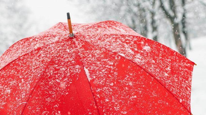 Kar yağışı başladı! İstanbul'da kar kapıya dayandı, sıcaklıklar eksiye düşecek, lapa lapa kar alarmı verildi