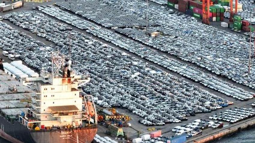 Araba fiyatlarına darbe üstüne darbe! Limanlar sıfır araç doldu fiyatlar düşecek
